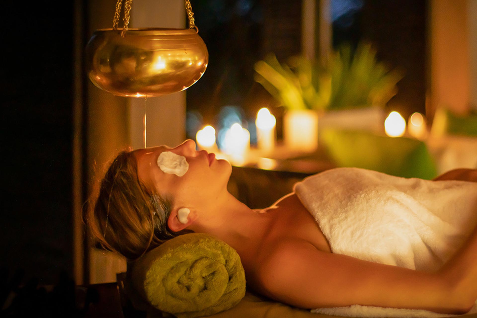 Traditional Ayurvedic Massage Experience – Sigiriya